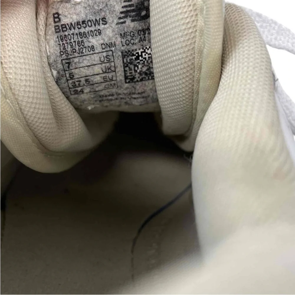 New Balance Women's 7 Sneakers - Picture 10 of 12